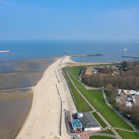 Trafalgar 150 아파트