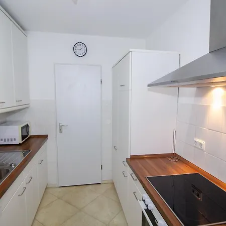 Trafalgar 150 아파트